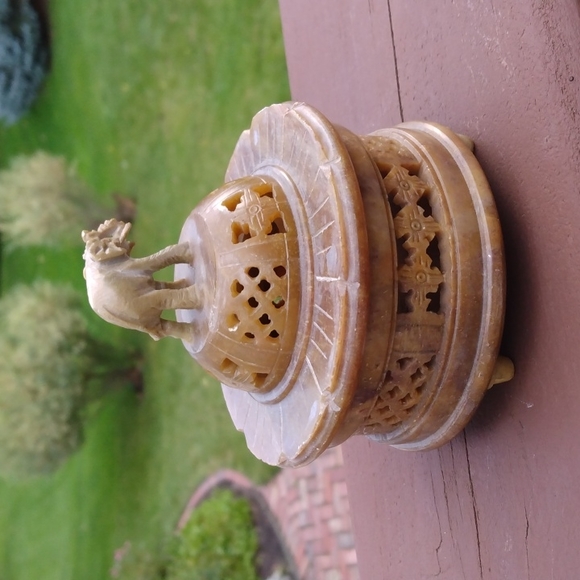 Little Elephant Trinket Box Handcrafted in India - Picture 2 of 5